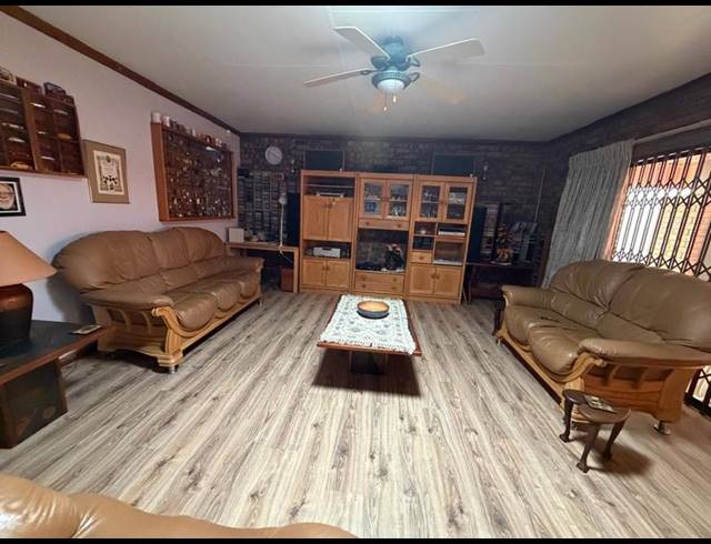 3 BEDROOM HOUSE FOR SALE IN CASSELDALE